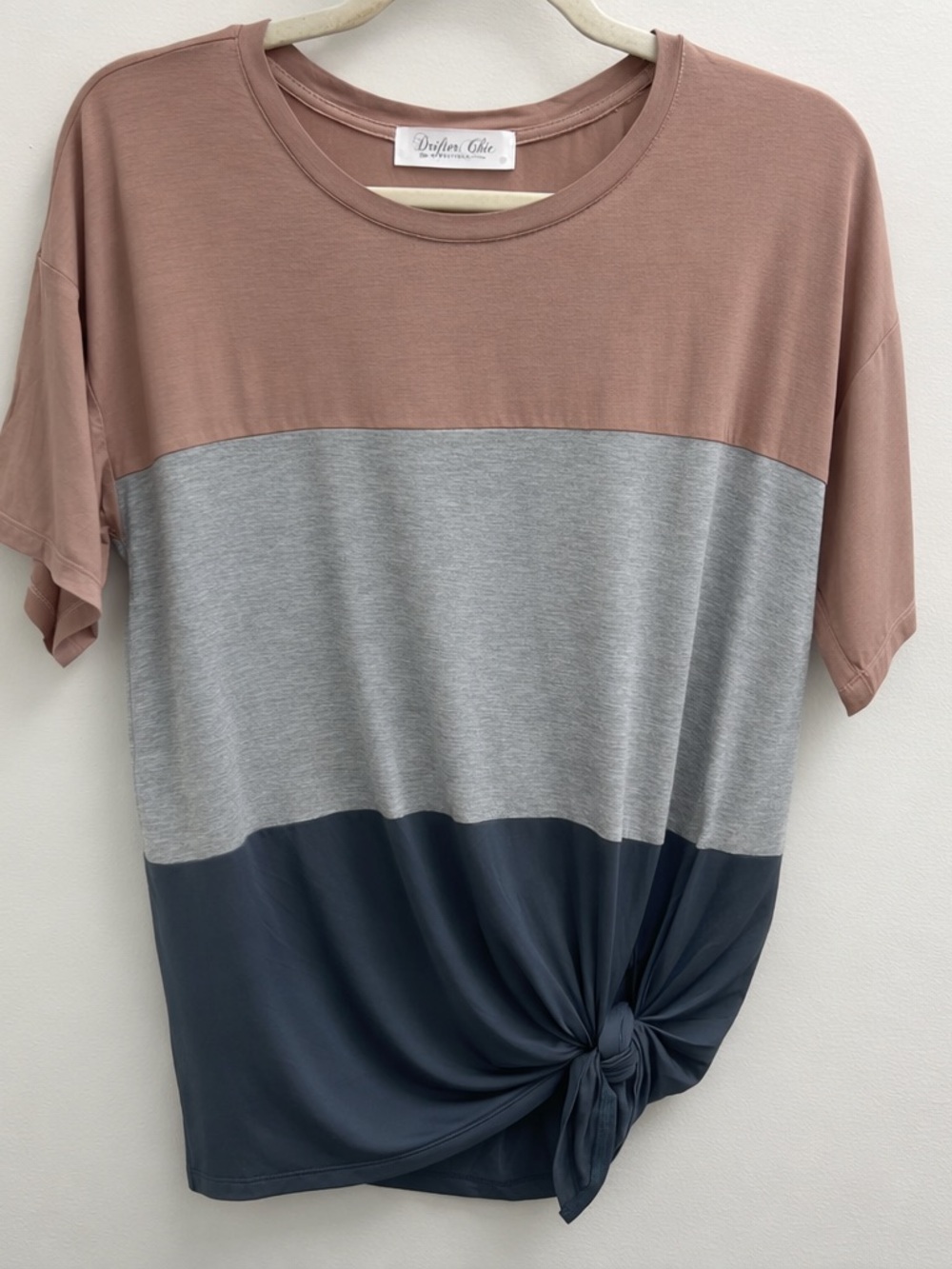 NWOT Colorblock front tie tee, size small